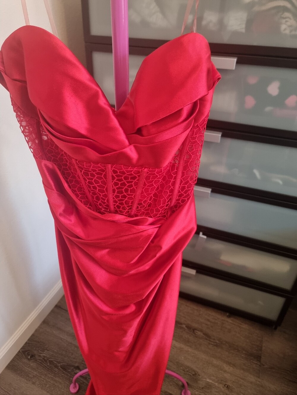 Elegant Red Strapless Evening Dress